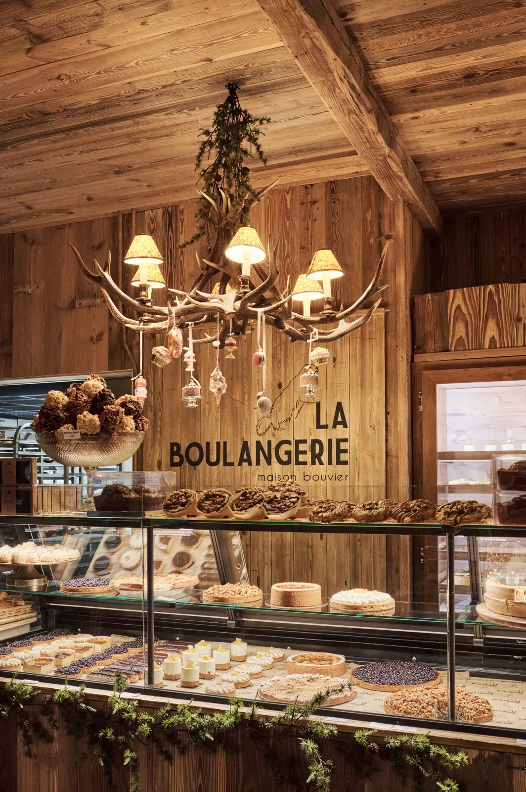 L'enseigne de la Boulangerie au-dessus du comptoir